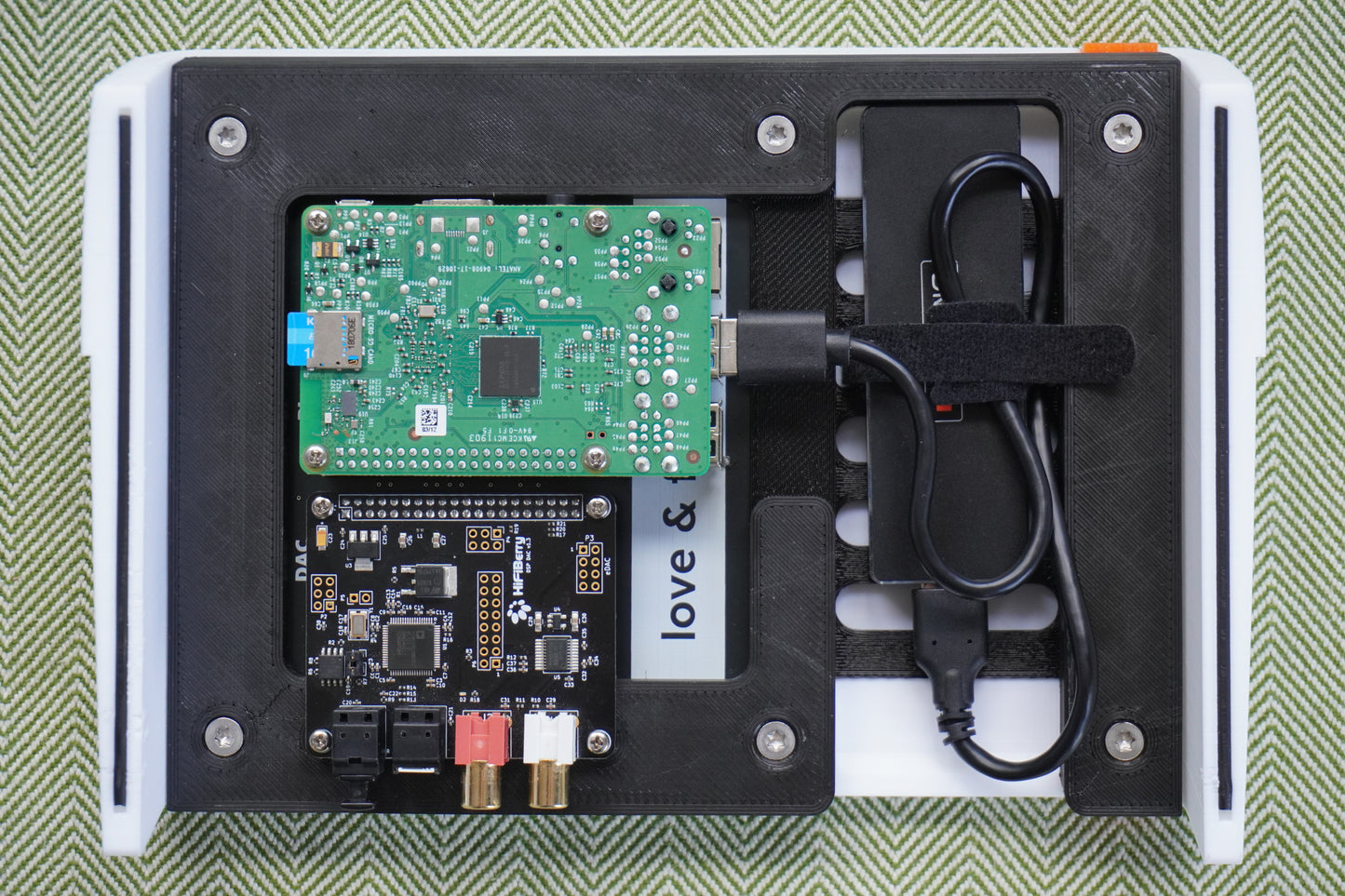 LEELOO UNIVERSAL PI CASE